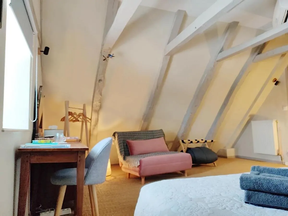 Maison D'Hotes La Grange Salers Bed & Breakfast