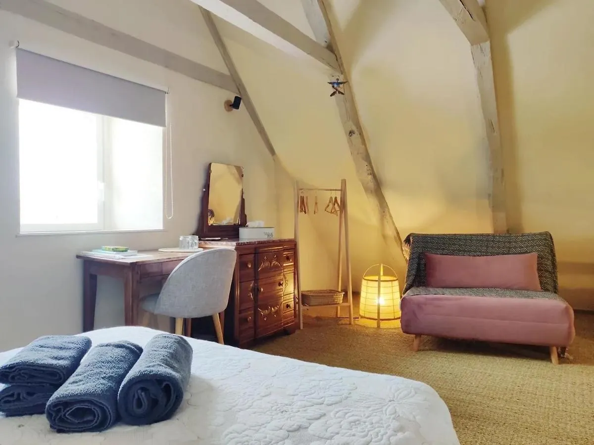 Maison D'Hotes La Grange Salers Bed & Breakfast
