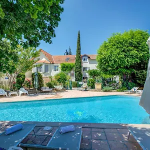 https://hostellerie-le-blason-de-provence.fr-provencehotel.com